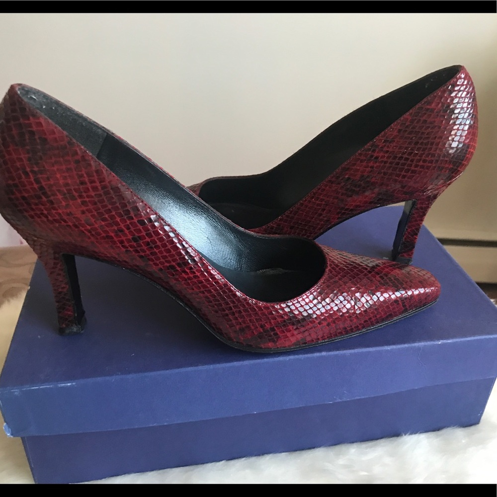 Stuart Weitzman pumps